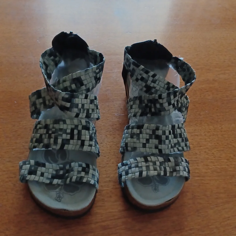 Muk Luks Web Sandals